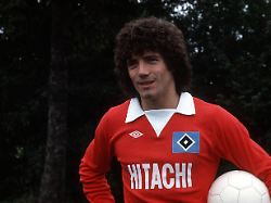 “Ich bleibe, euer Kevin!”: Als ein Superstar aus Liverpool die Bundesliga verzauberte
