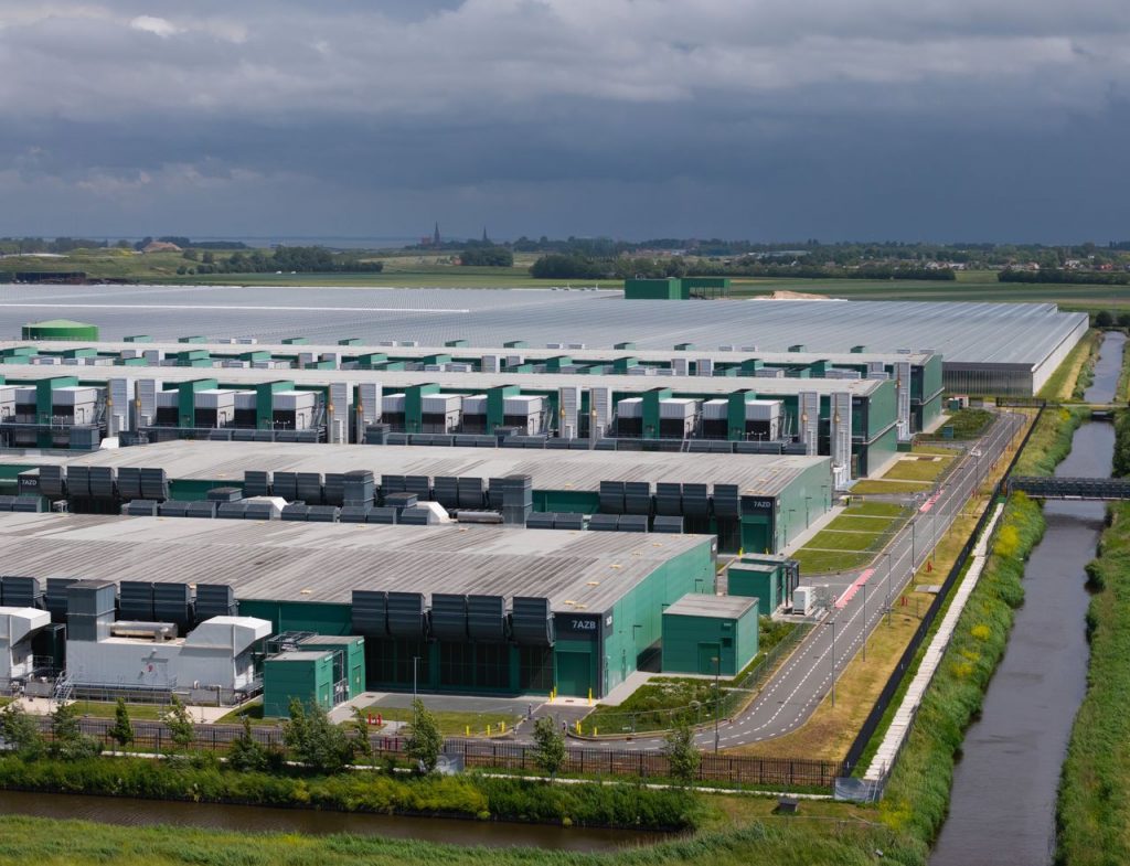 1 procent van alle Nederlandse stroom gaat naar één datacenter van Microsoft. Andere bedrijven zwijgen over hun verbruik