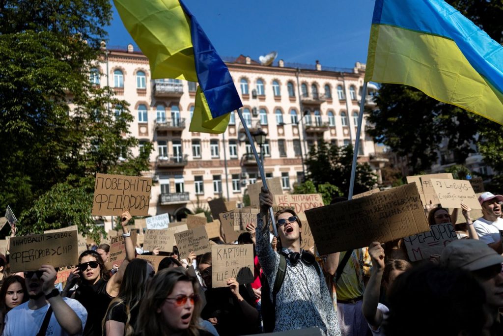 In Oekraïne gaan mensen de straat op na het ontslag van de defensieminister Fedorov. Waarom werd de uiterst populaire minister ontslagen door Zelensky?