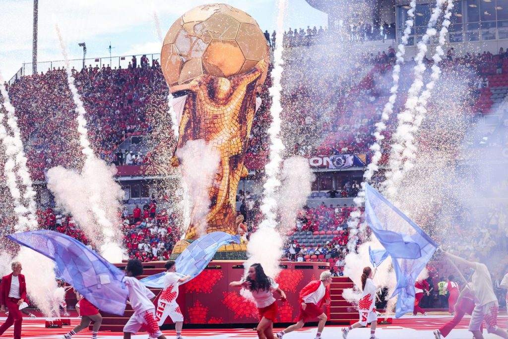 Nooit was een WK zo’n show. En toch raakte de FIFA de regie kwijt