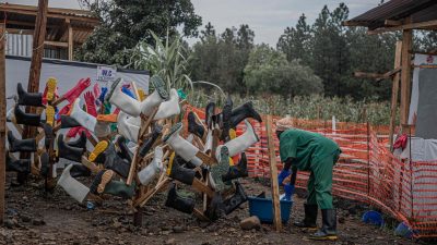 In het Congolese Beni verrijst uit het niets een ebola-behandelcentrum: ‘Er is veel argwaan en misinformatie, net als tijdens Covid’