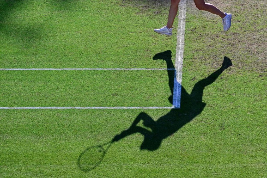 Tennisbond WTA gaat seksetesten verplichten. Wie de uitkomst negeert kan ‘onderwerp worden van publieke speculatie’ waarschuwt de tennisbond