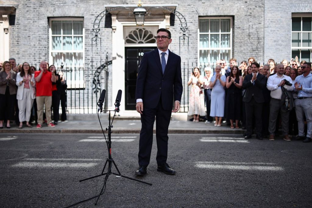 Voormalig burgemeester van Manchester, Andy Burnham, is officieel de nieuwe premier van het VK