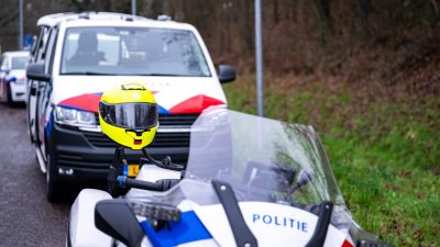 Overleden man gevonden in pand met hennepplanten in Uitgeest: politie sluit misdrijf niet uit