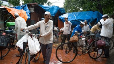 De dabbawala bezorgt de lunches perfect, maar wordt toch geleidelijk overbodig