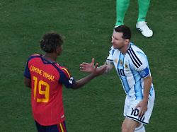 Stimmen zum Spanien-Sieg: “Fußball 1, Verbrecher 0”