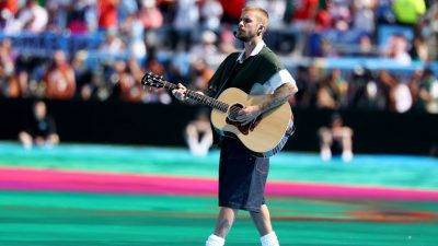 Halftimeshow in beeld: Justin Bieber, Shakira en BTS in actie