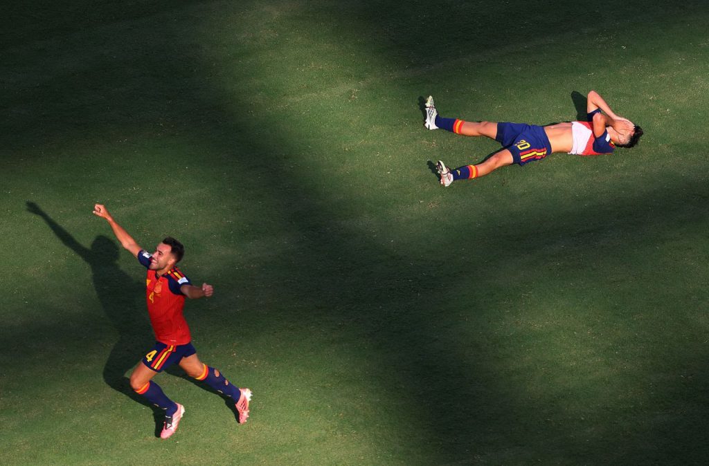 Afgelopen: oppermachtig Spanje voor de tweede keer wereldkampioen na 1-0 overwinning op Argentinië