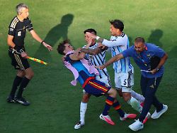 Emotionen, Provokationen, Fouls : Immer wieder Ärger: Argentiniens fiese Fußball-Künste haben Tradition 