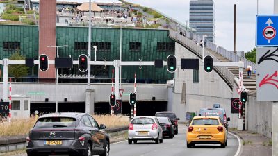 ’Stel IJtunnel open voor brommobielen en scooters’