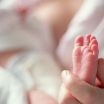 Vrouw krijgt op natuurlijke wijze een eeneiige vierling: had al vier kinderen en wilde eigenlijk geen uitbreiding