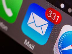 Frage aus dem Arbeitsrecht: Darf ich mein dienstliches Mail-Postfach auch privat verwenden?