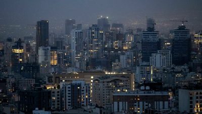 +++ Iran-Krieg +++: Explosionen in Teheran – Flugabwehr im Einsatz