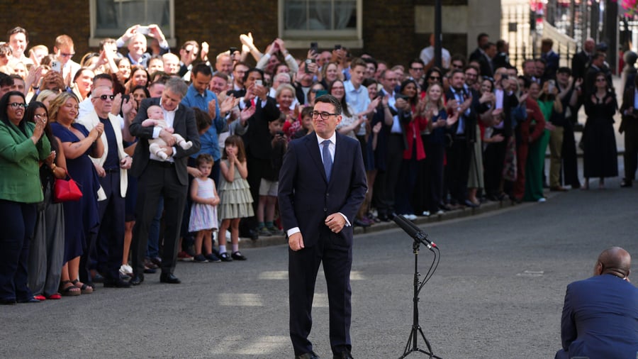 Großbritannien: „Wir waren nicht gut genug“: Premier Andy Burnham kündigt eine ökonomische Wende an