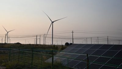 Solar- und Windkraft: Engpässe in Stromnetz bremsen laut Bericht Chinas grüne Energie