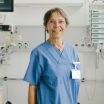 Rentnerin mit Minijob: »Ich hätte längst aufhören können, als Krankenpflegerin zu arbeiten«