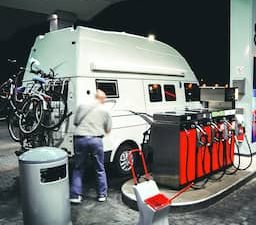 Dieselprijs stijgt harder dan benzineprijs door krapte en onrust rond olieaanvoer
