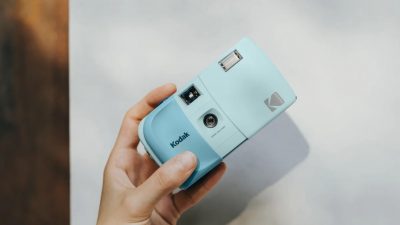 The Kodak EC35 is a pocketable, beginner-friendly 35mm film camera