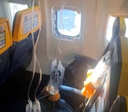 Ryanair in contact met passagier na vliegtuigraamincident, compensatie onzeker