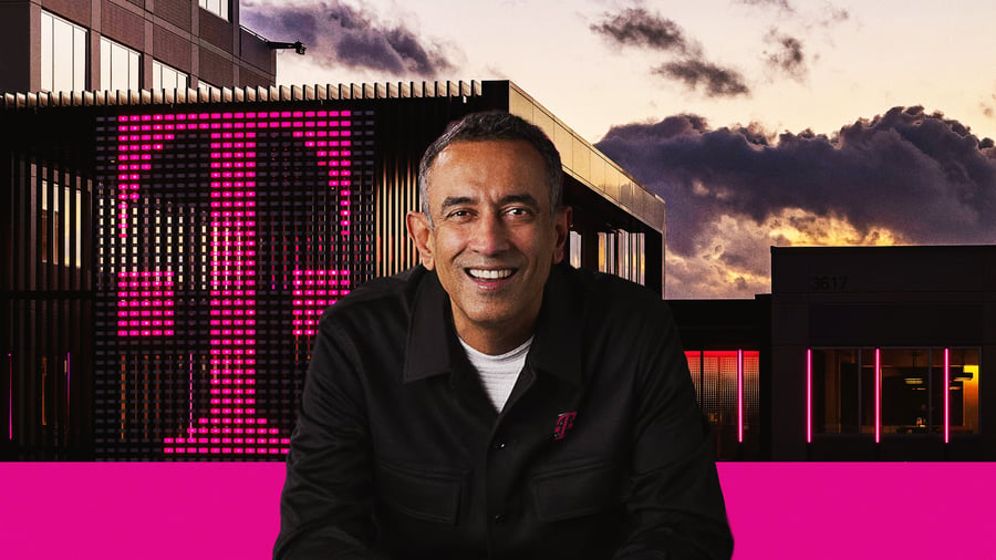 Telekommunikation: Telekom-Aktionäre rebellieren: CEO von US-Tochter verdient fast dreimal so viel wie Konzernchef Höttges